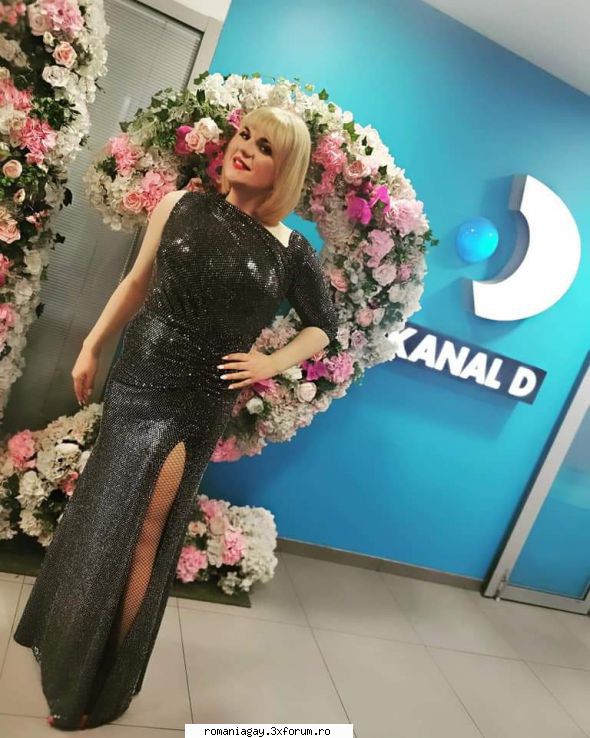 Un activ dotat pentru o trans? - Daria2108 - Gay sau Bi - Intri vorbesti, pleci si futi